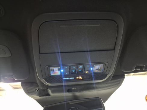Used 2025 Ford Explorer ST-Line w/ Premium Package AWD/4WD image 43