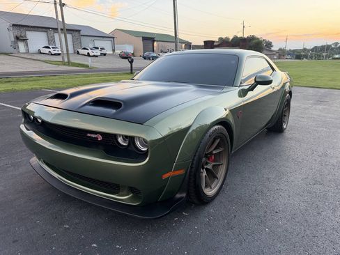 Used 2019 Dodge Challenger SRT Hellcat w/ Widebody Package RWD image 11