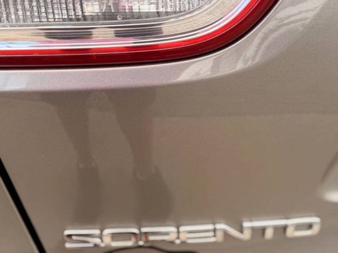 Used 2016 Kia Sorento L FWD image 24