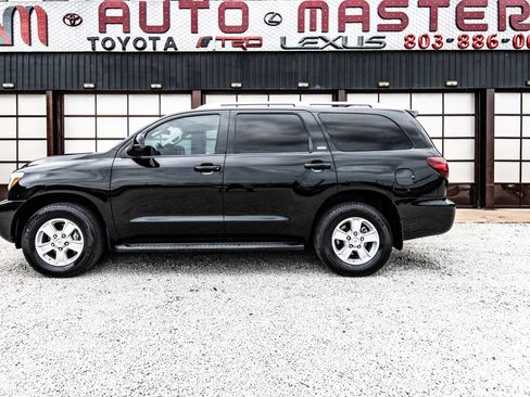 Used 2018 Toyota Sequoia SR5 RWD image 13