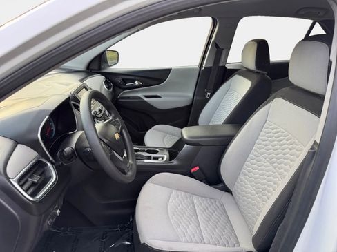 Used 2021 Chevrolet Equinox LS FWD image 9