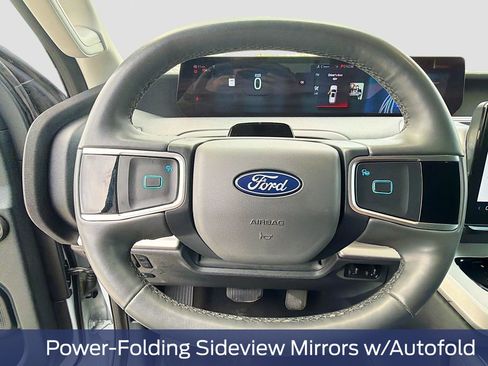 Used 2025 Ford Expedition Active image 16