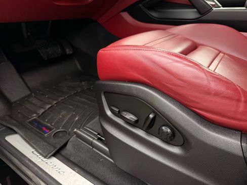 Used 2022 Porsche Cayenne Coupe image 52