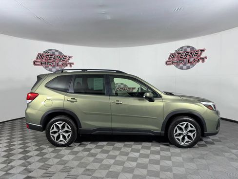 Used 2021 Subaru Forester Premium AWD/4WD image 8