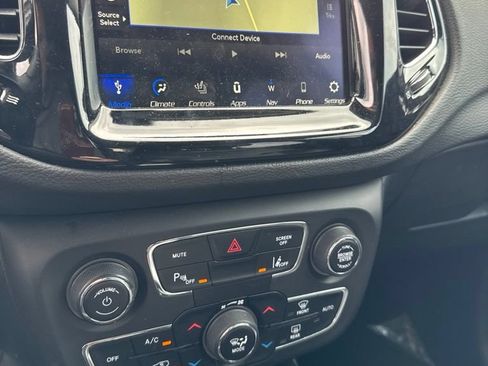 Used 2018 Jeep Compass Limited w/ Navigation Group AWD/4WD image 7
