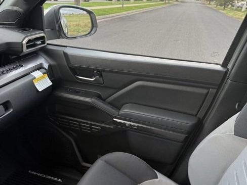 New 2025 Toyota Tacoma TRD Off-Road image 32