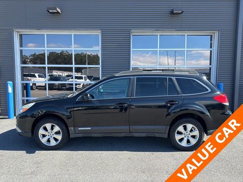 Used 2012 Subaru Outback 3.6R Limited w/ Moonroof Pkg image 2