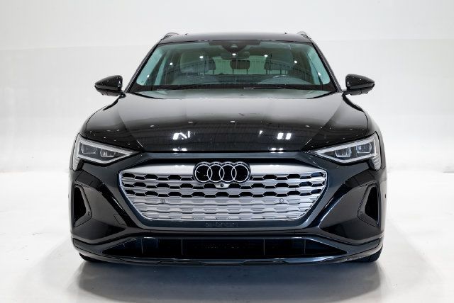 Used 2024 Audi Q8 e-tron Premium Plus w/ Premium Plus Package AWD/4WD image 4