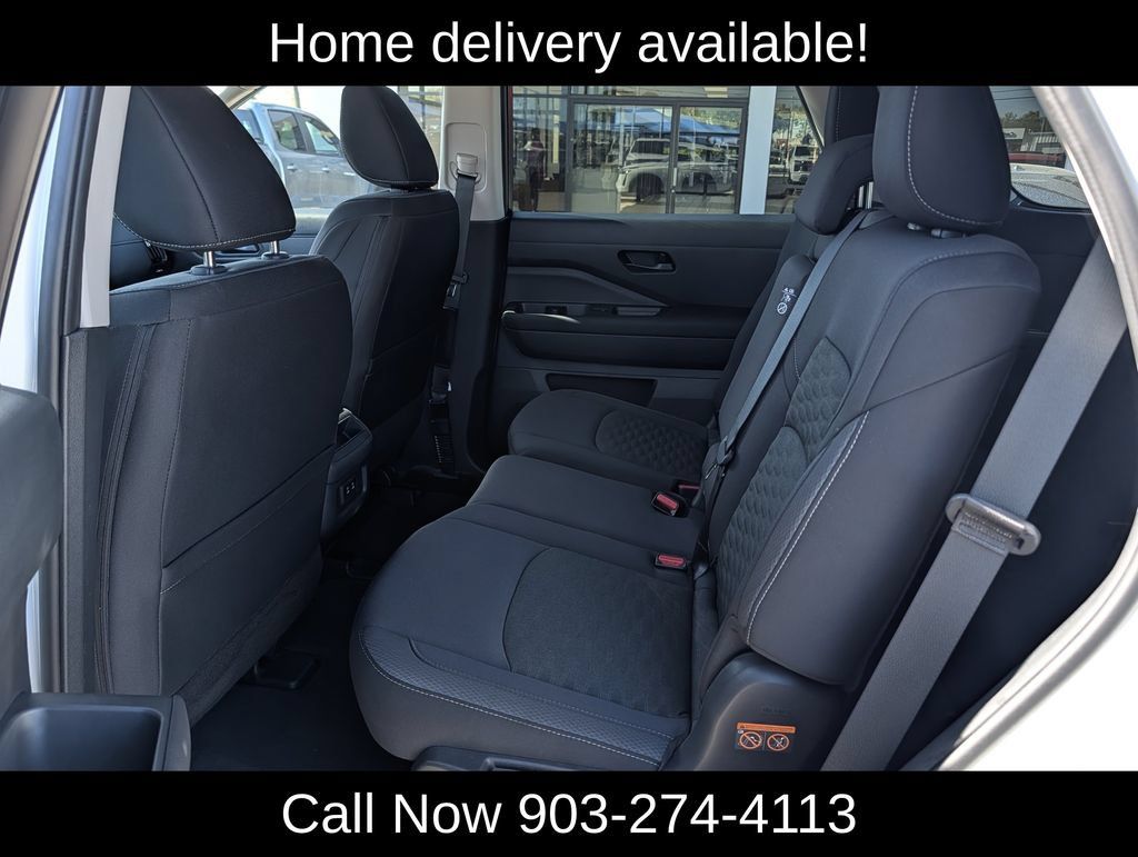 Used 2026 Nissan Pathfinder SV FWD image 27