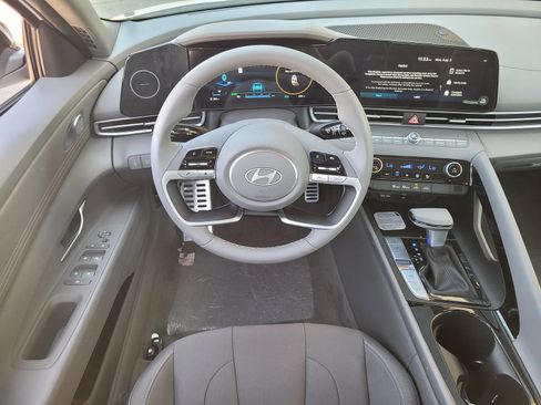 New 2026 Hyundai Elantra SEL FWD image 8