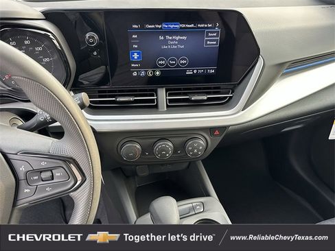 New 2026 Chevrolet Trax LT w/ Driver Confidence Package image 15