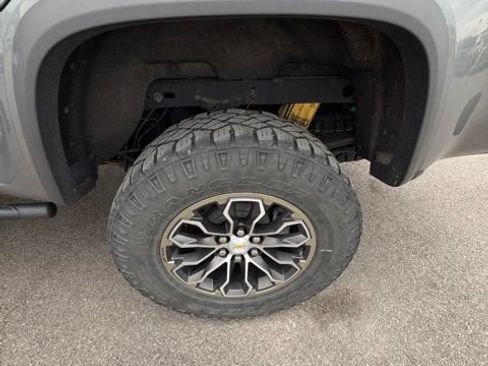Used 2022 Chevrolet Colorado ZR2 AWD/4WD image 5