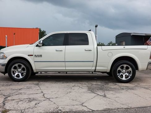 Used 2018 RAM 1500 Laramie AWD/4WD image 4