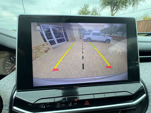 Used 2023 Jeep Compass Latitude image 20