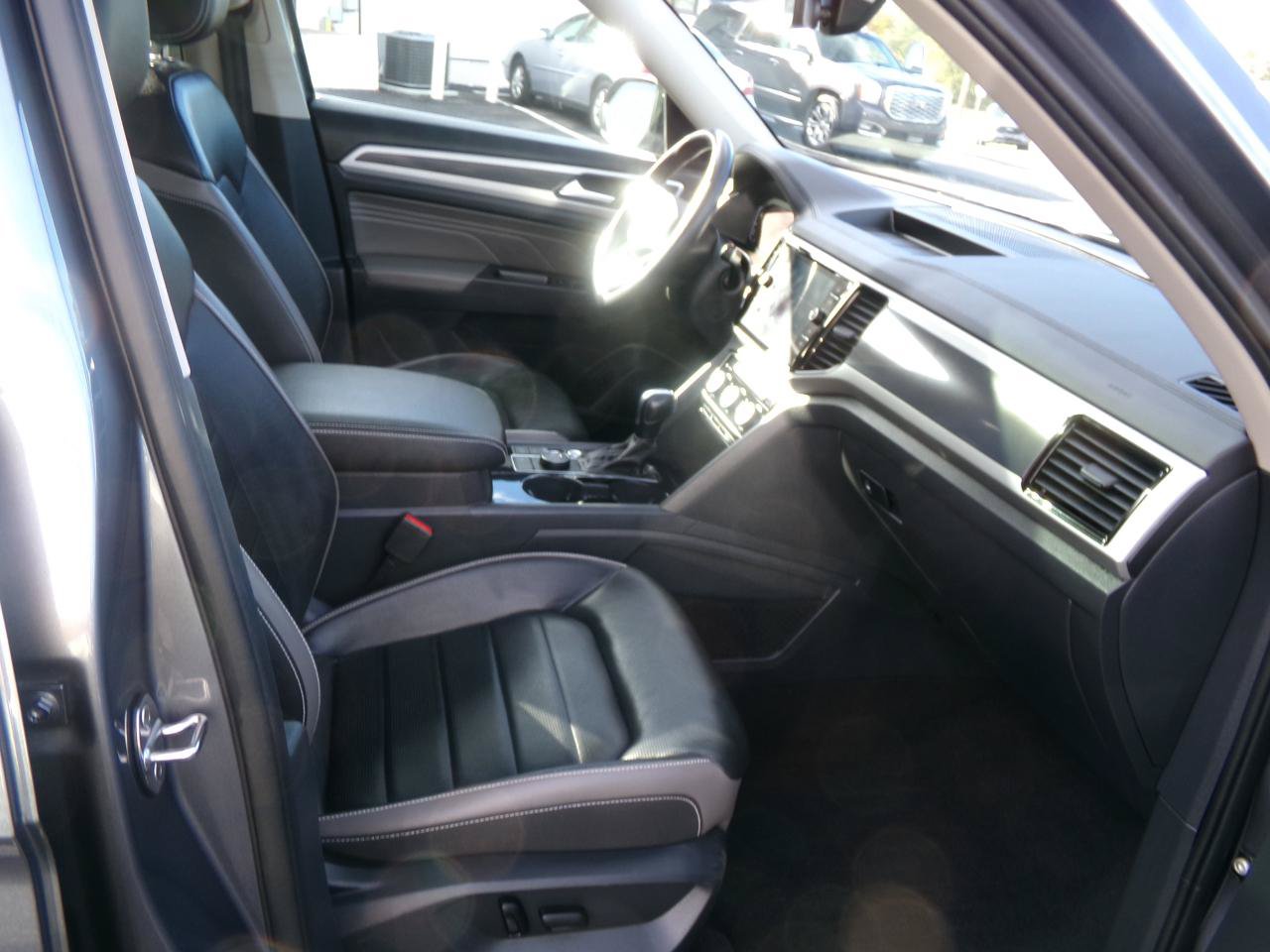 Used 2023 Volkswagen Atlas SEL AWD/4WD image 50