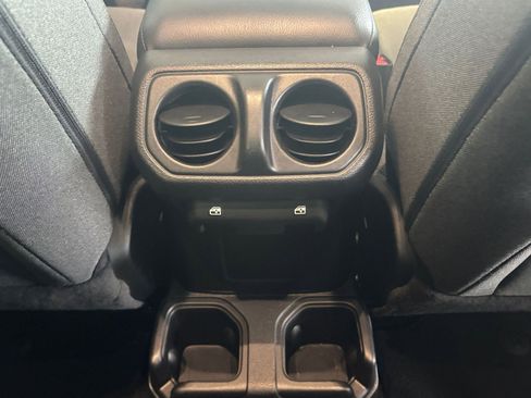 Used 2025 Jeep Wrangler Sport S image 25