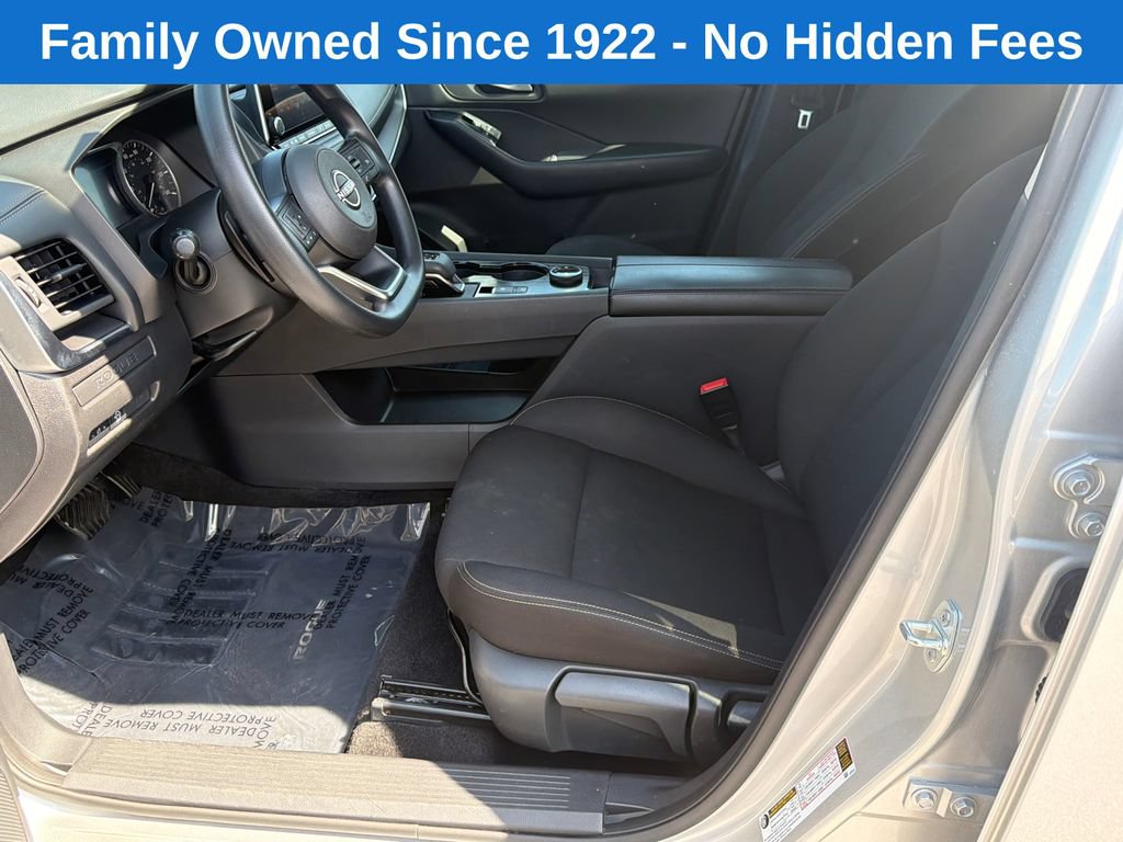 Used 2024 Nissan Rogue S AWD/4WD image 9