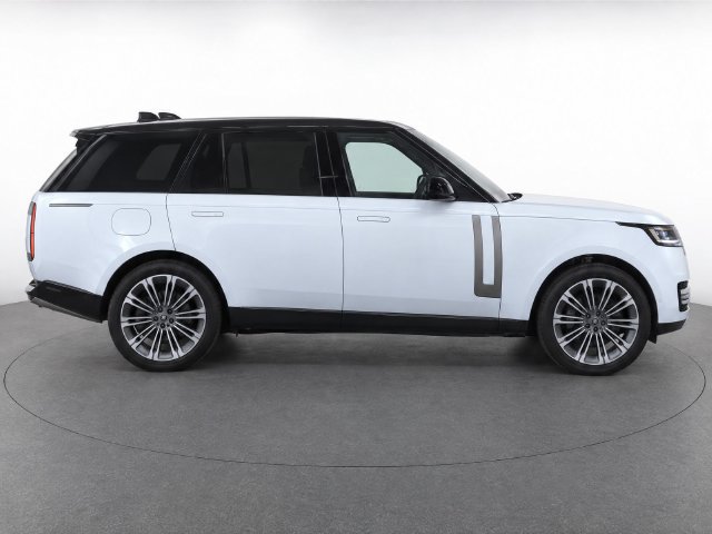 Used 2025 Land Rover Range Rover SE AWD/4WD image 2