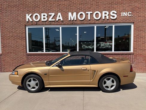 Used 2000 Ford Mustang GT RWD image 1