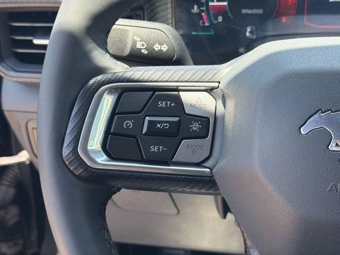 Used 2025 Ford Mustang Convertible RWD image 8