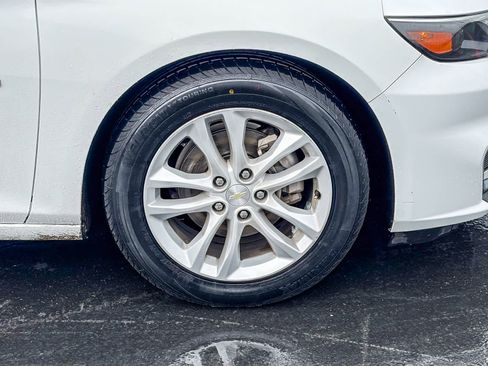 Used 2018 Chevrolet Malibu LT image 9