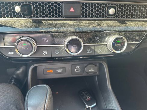 Used 2023 Honda Civic EX image 5