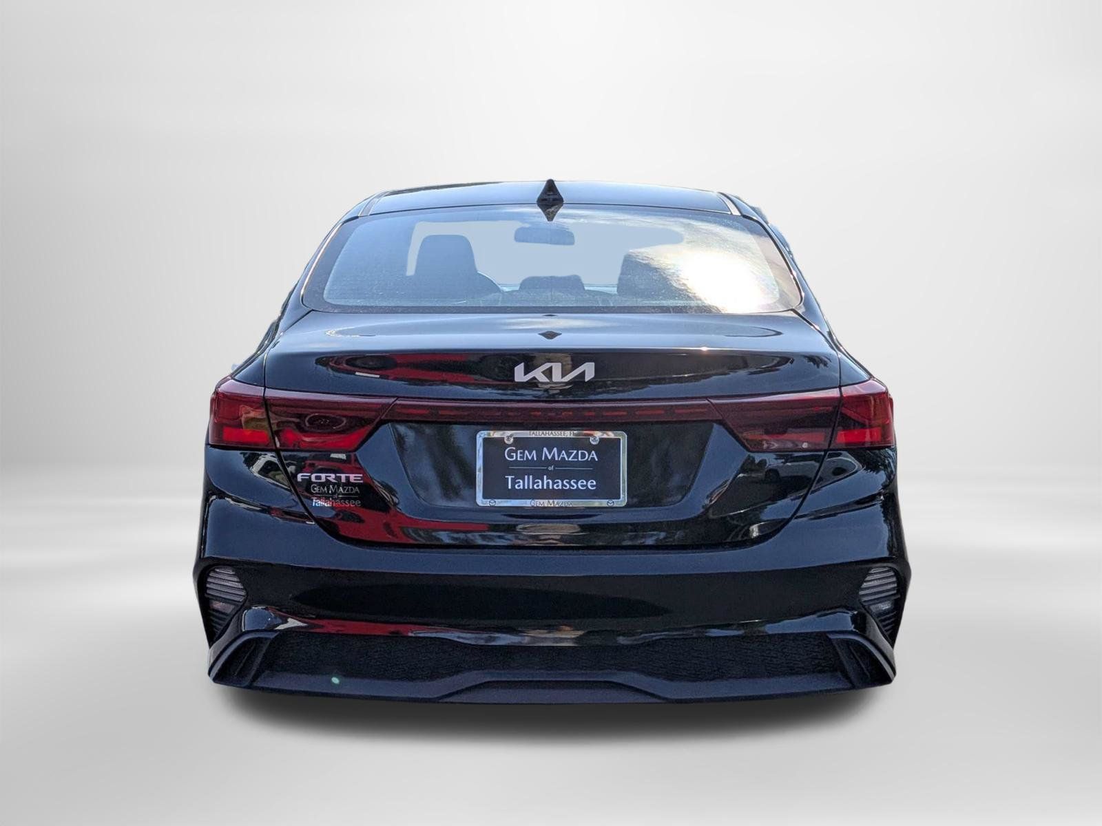 Used 2023 Kia Forte LXS w/ LXS Technology Package FWD image 5