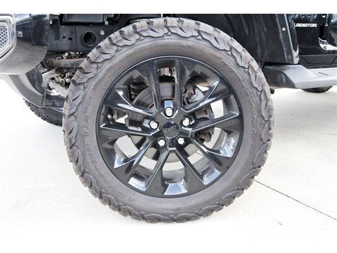 Used 2022 Jeep Gladiator Overland image 29