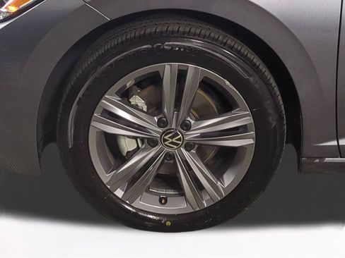 Used 2024 Volkswagen Jetta SE FWD image 11