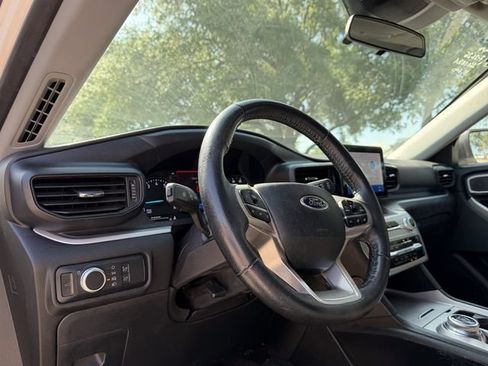 Used 2022 Ford Explorer XLT RWD image 7