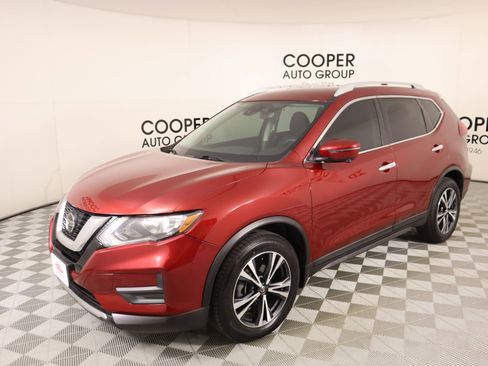Used 2020 Nissan Rogue SV w/ Premium Package image 10
