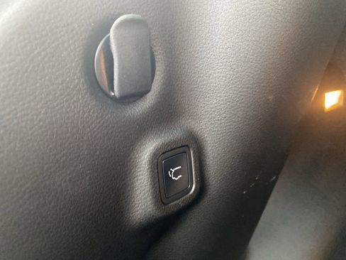 Certified 2022 Jeep Compass Limited w/ (RED) Package image 14