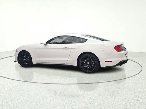 Used 2018 Ford Mustang Coupe RWD image 5