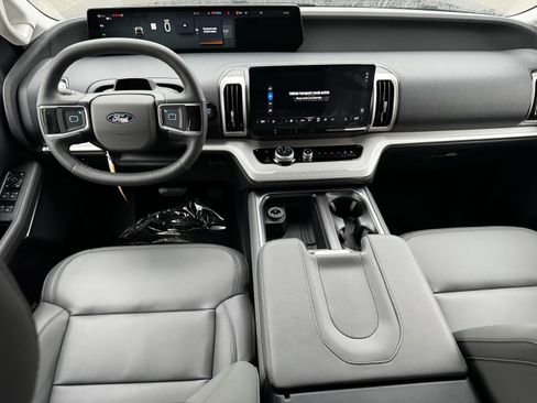 New 2026 Ford Expedition Active image 13