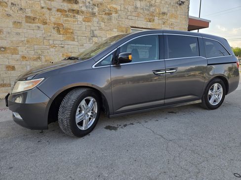 Used 2012 Honda Odyssey Touring image 2