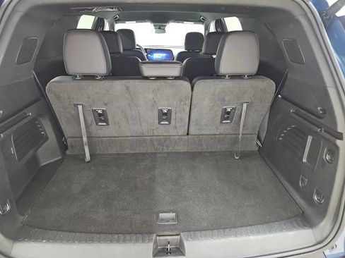Used 2025 Chevrolet Traverse LT AWD/4WD image 5