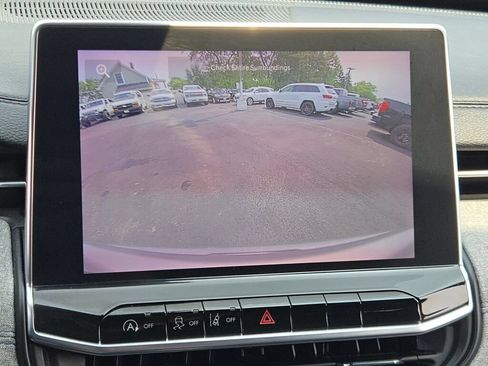 Used 2023 Jeep Compass Latitude w/ Convenience Group AWD/4WD image 31