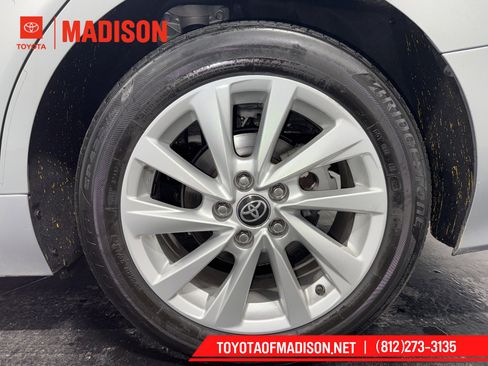 Used 2024 Toyota Camry LE image 7