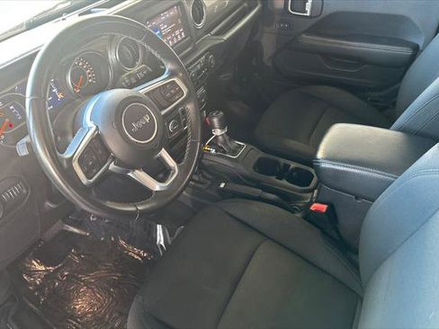 Used 2019 Jeep Wrangler Unlimited Sahara image 9