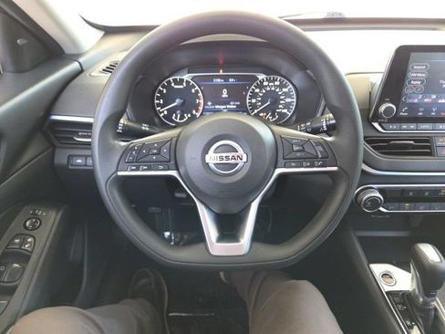 Used 2022 Nissan Altima 2.5 SV FWD image 49