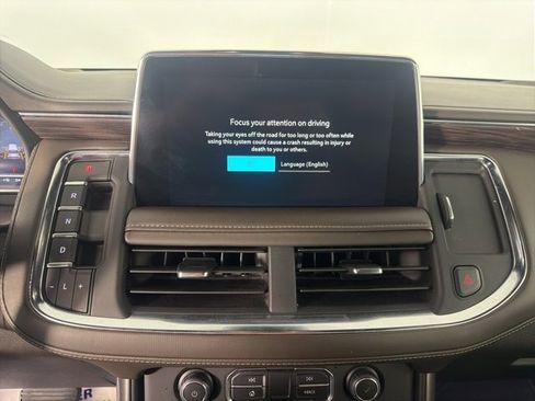 Used 2023 Chevrolet Suburban LT image 22