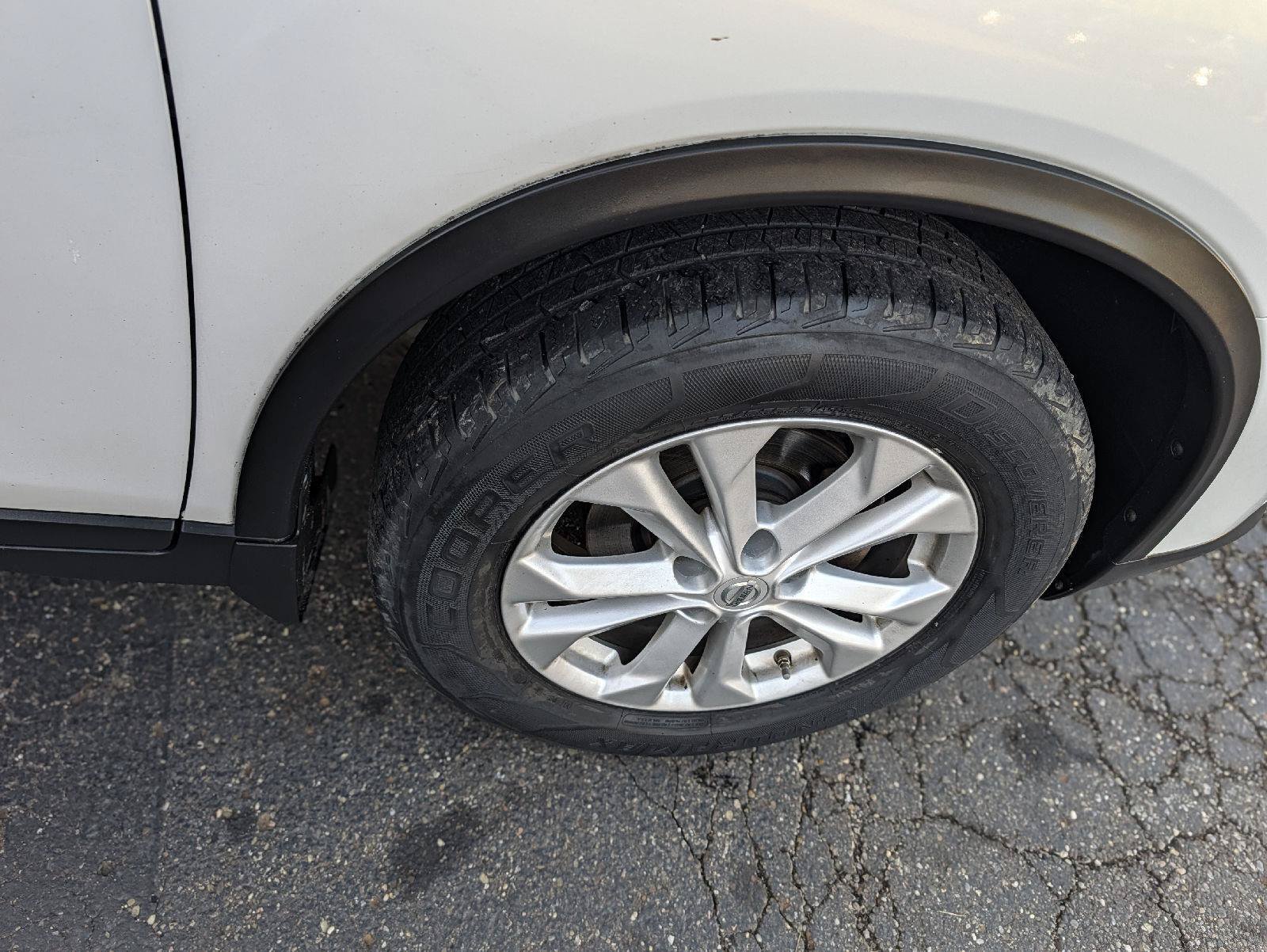 Used 2014 Nissan Rogue SV w/ SV Premium Package AWD/4WD image 33