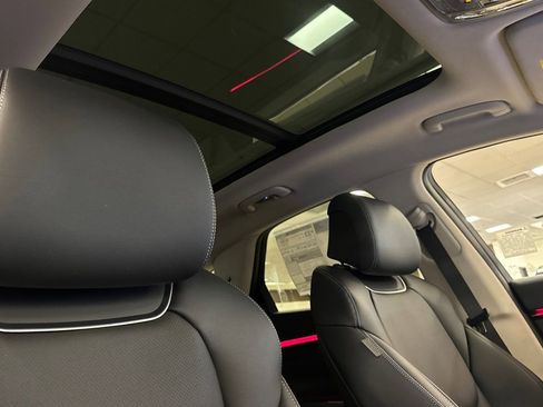 New 2026 Genesis GV70 2.5T AWD/4WD image 17