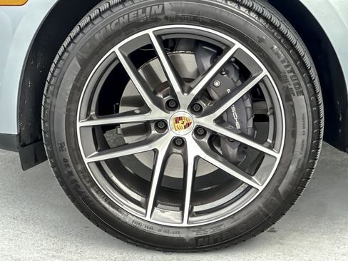 Used 2025 Porsche Macan image 26