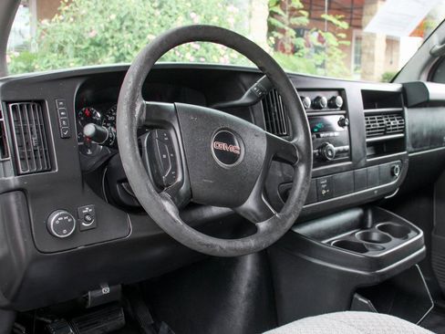 Used 2012 GMC Savana 3500 image 20