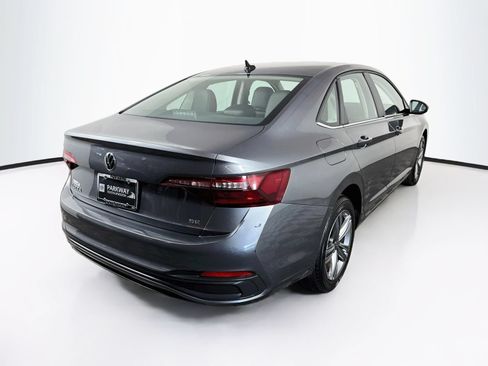Used 2024 Volkswagen Jetta SE FWD image 7