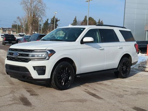 Used 2024 Ford Expedition XLT image 4