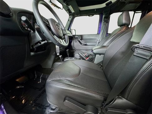 Used 2016 Jeep Wrangler Unlimited Sahara image 18