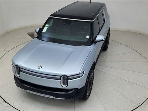 Used 2025 Rivian R1S Adventure image 79