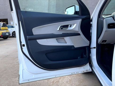 Used 2016 Chevrolet Equinox LT w/ Convenience Package image 23